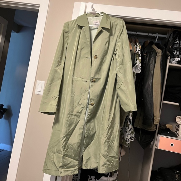 Aritzia Little Moon Twilight Coat size medium - Picture 4 of 7